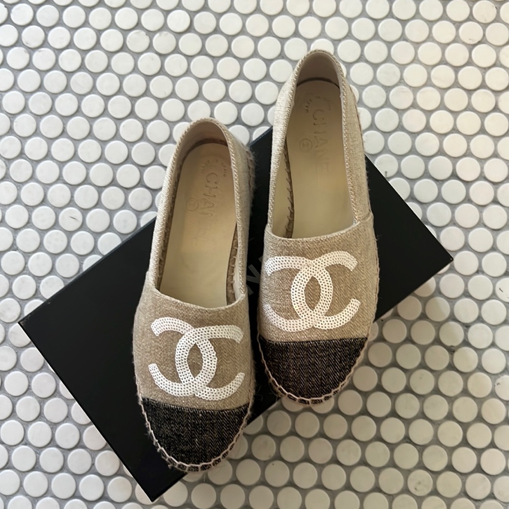 Chanel Toile Sequin CC Espadrilles 36 Beige Black